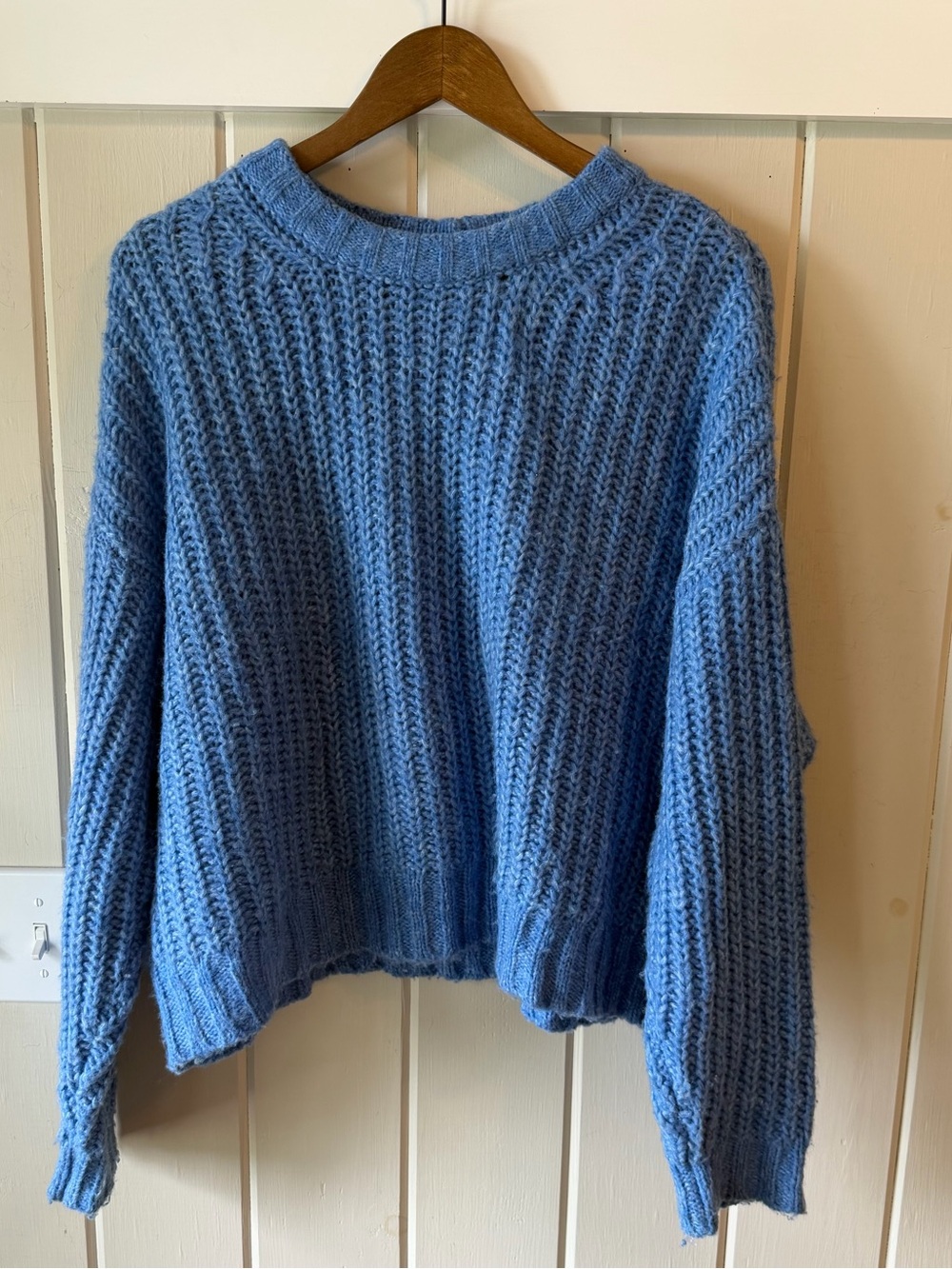 American Eagle Sky Blue Chunky Loose Knit Crewneck Sweater, Size Large
